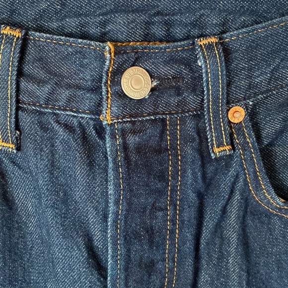 Levi’s Premium Denim 501 Dark Wash Jeans - Picture 2 of 10